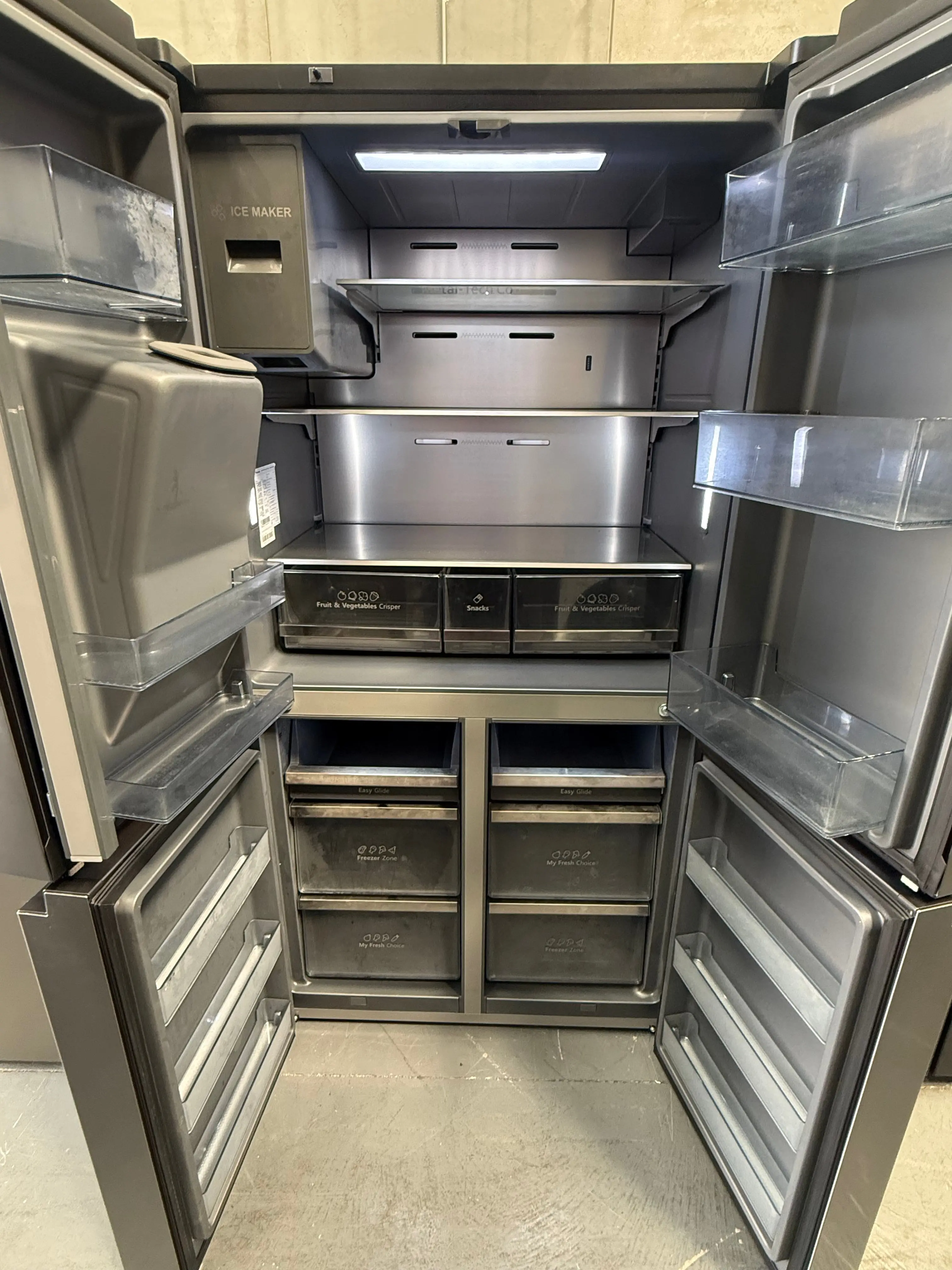 Hisense 585L French Door Fridge – Refurbished | HRCD586TBWB - Image 3
