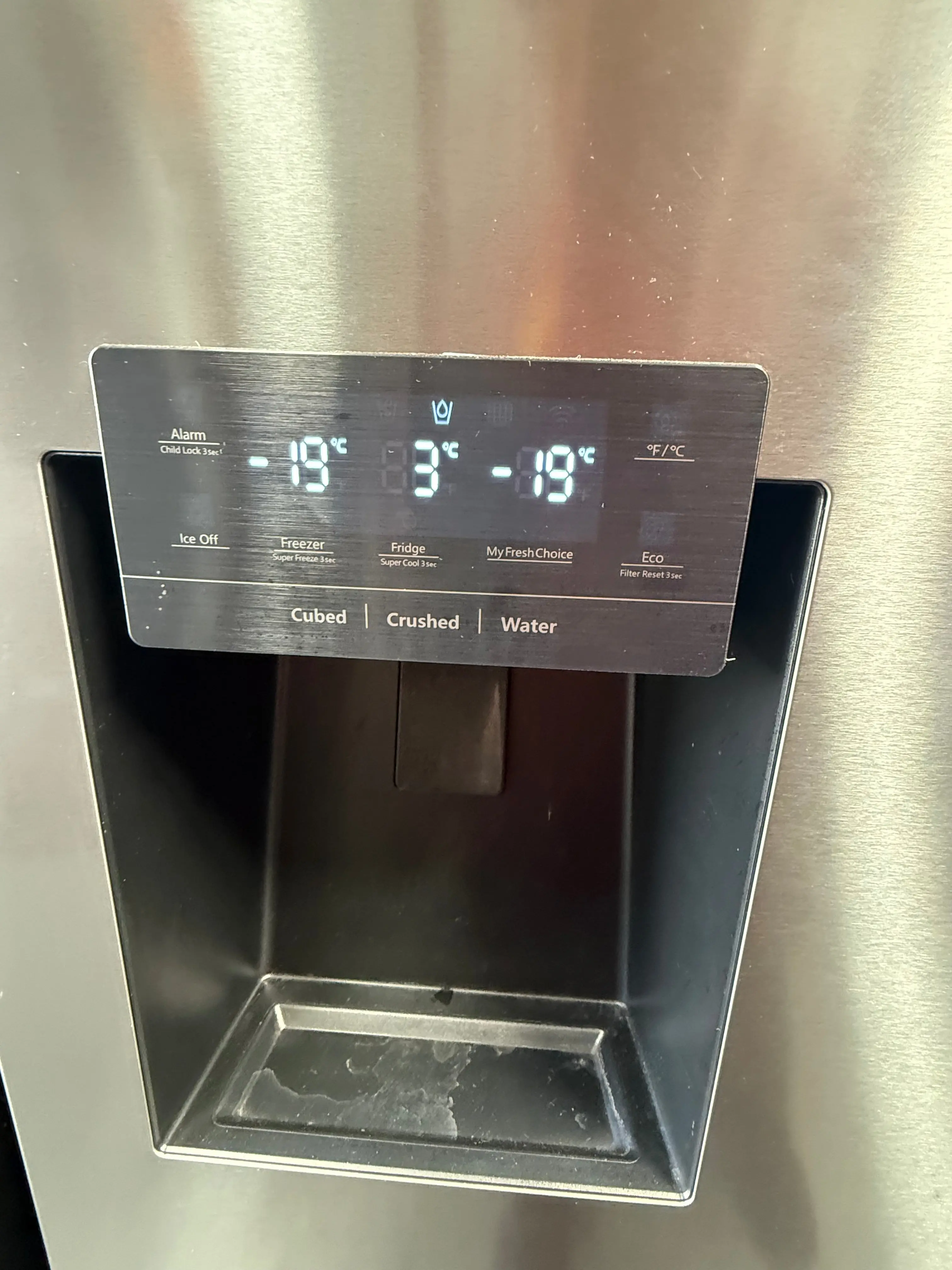 Hisense 585L French Door Fridge – Refurbished | HRCD586TBWB - Image 4
